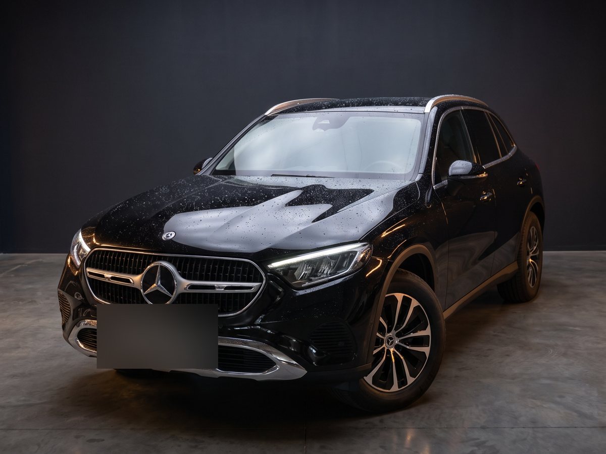 Mercedes GLC em estúdio, a partir da foto do anúncio